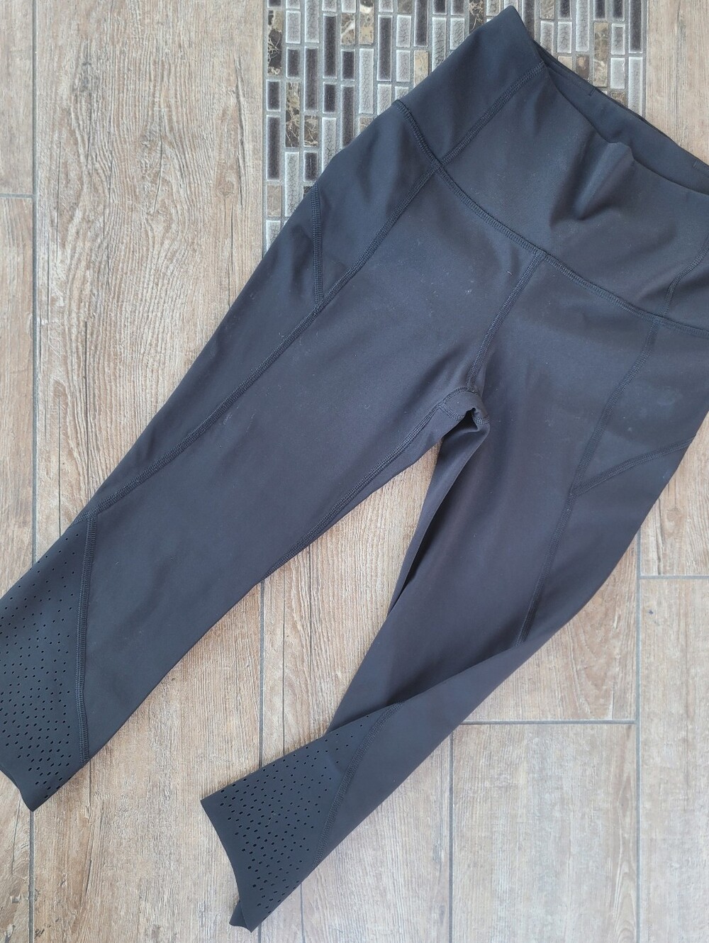 Lululemon Black High-Waist Leggings with Perforated Detail Size 6 - Picture 2 of 5